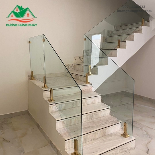 cầu thang kính thành phố Thủ Đức TP.HCM